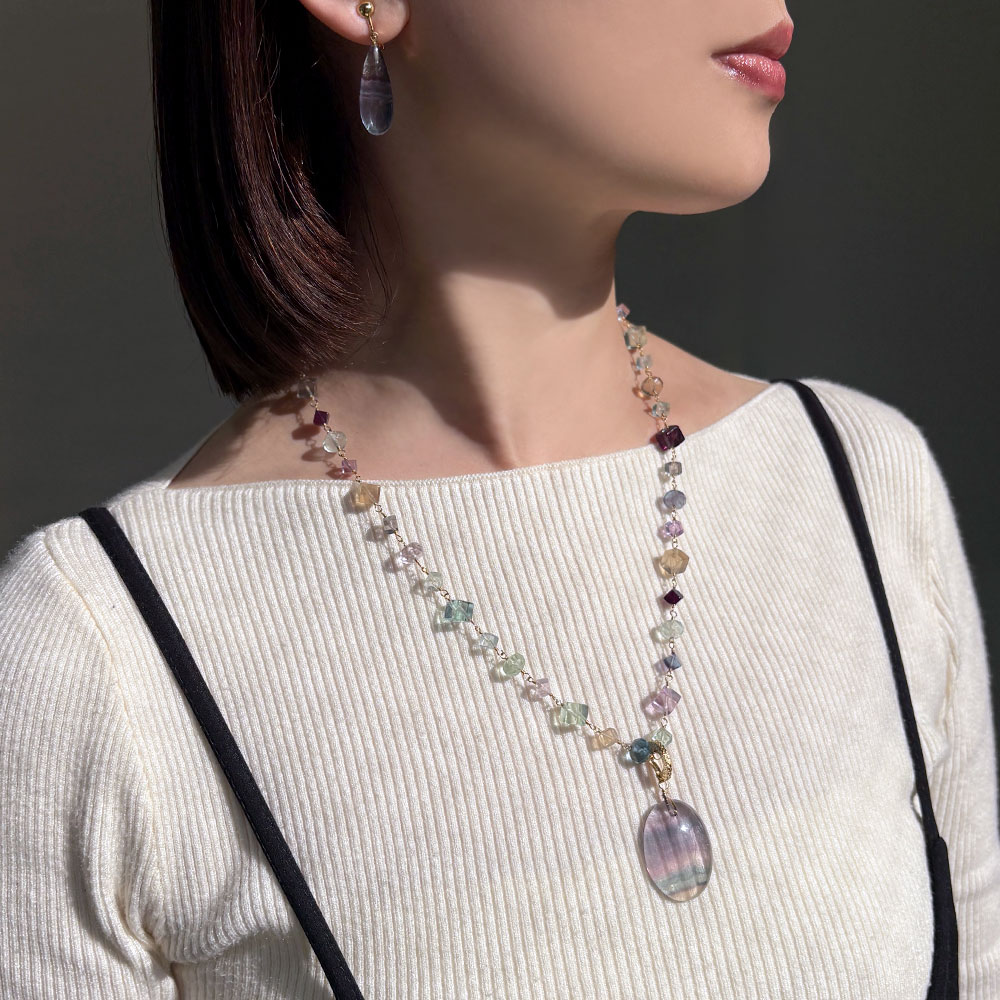 マルチカラー フローライト オーバルペンダントネックレス
