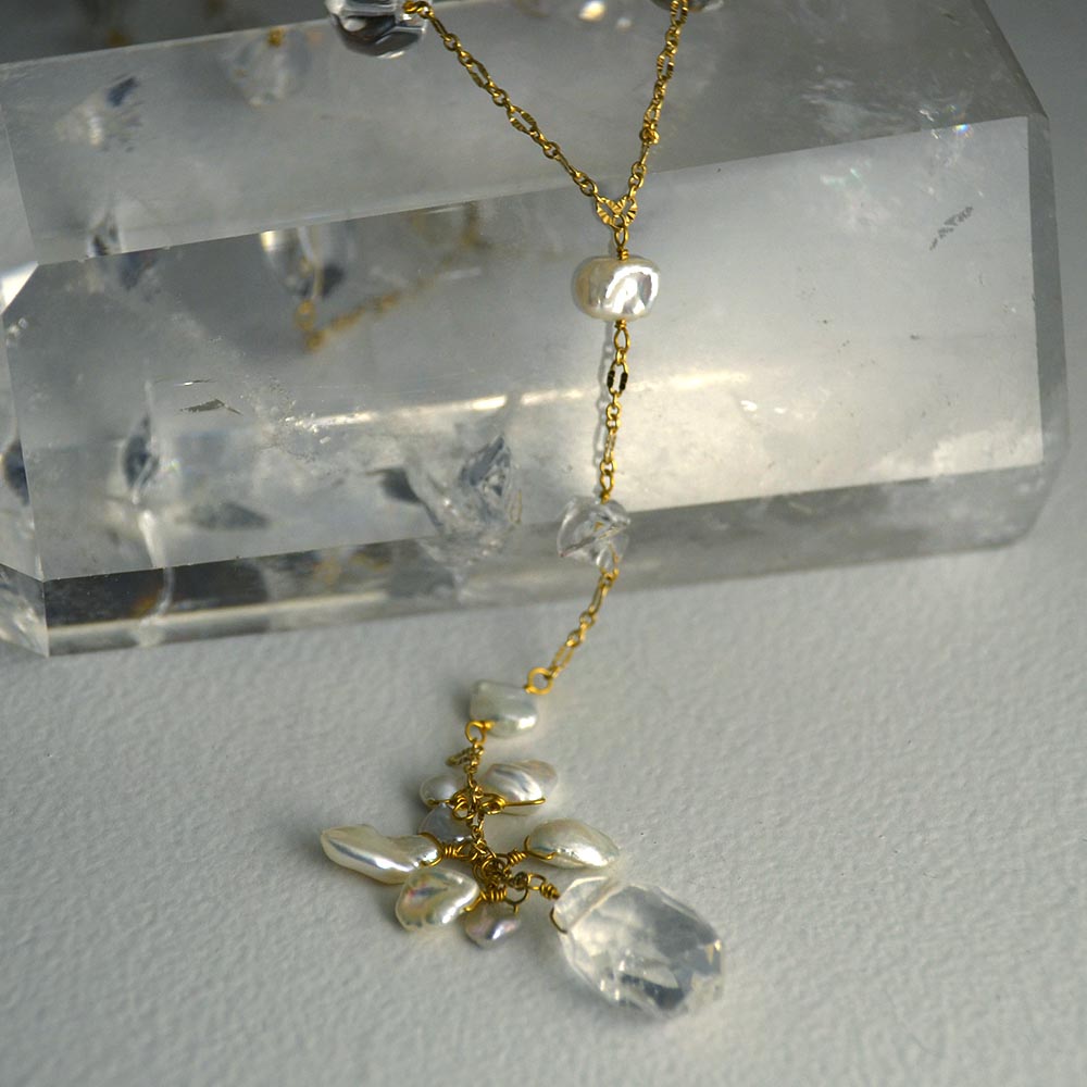 クォーツ ケシ淡水パール Y字ネックレス