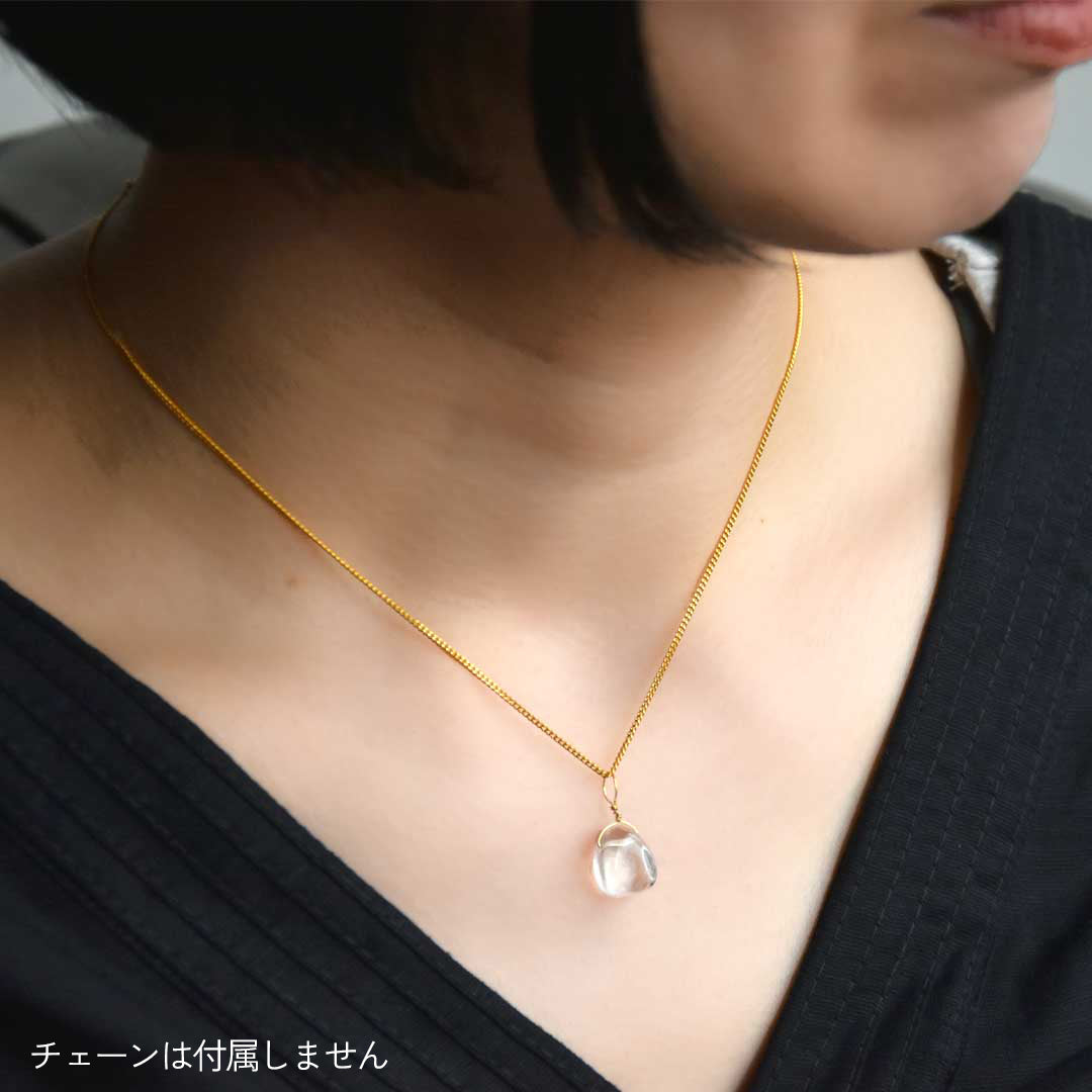 カラーで選ぶチャーム　水晶･ラフ【Fortune Stone Table】