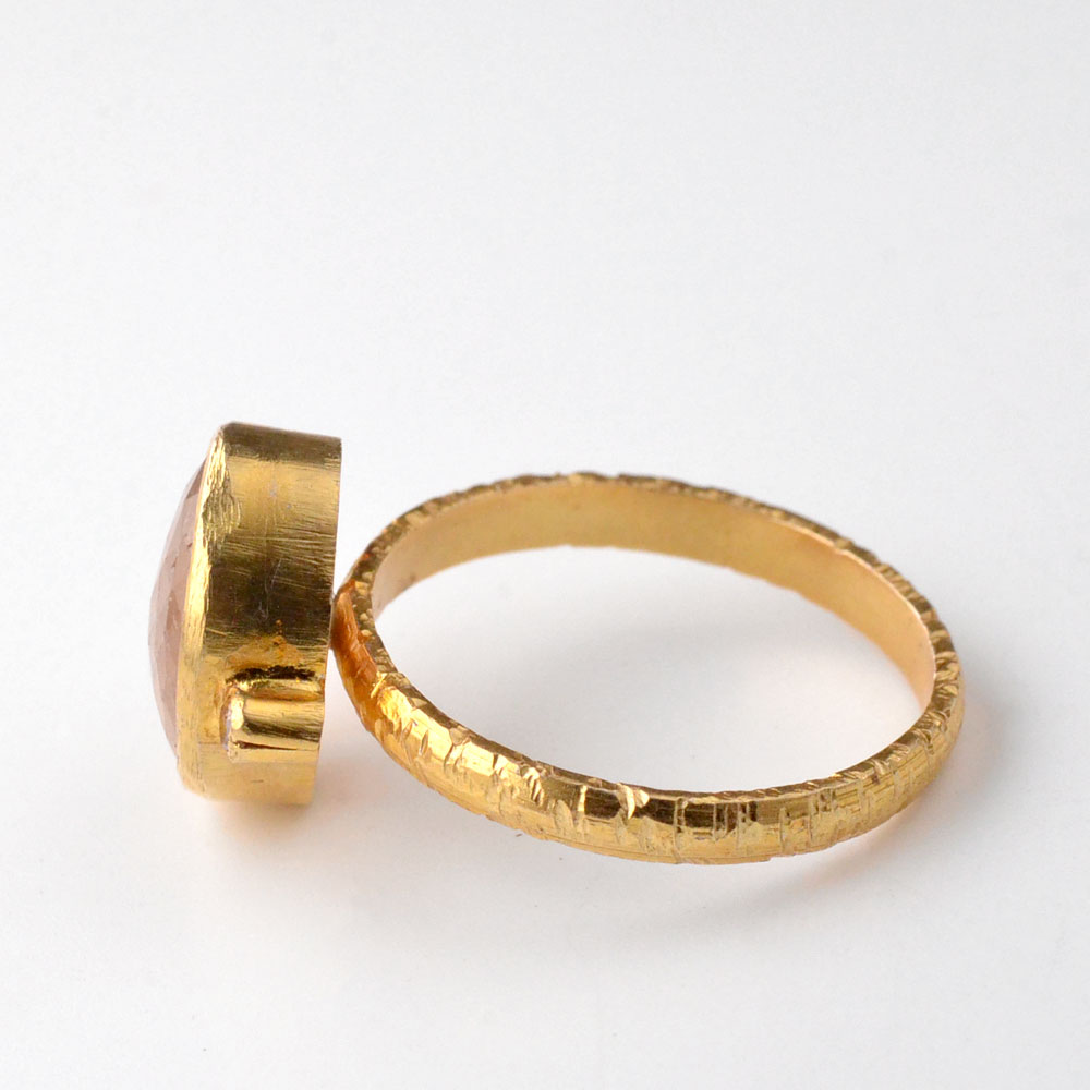 SV925 ベージュカラーサファイア ダイヤ(0.045ct)リング