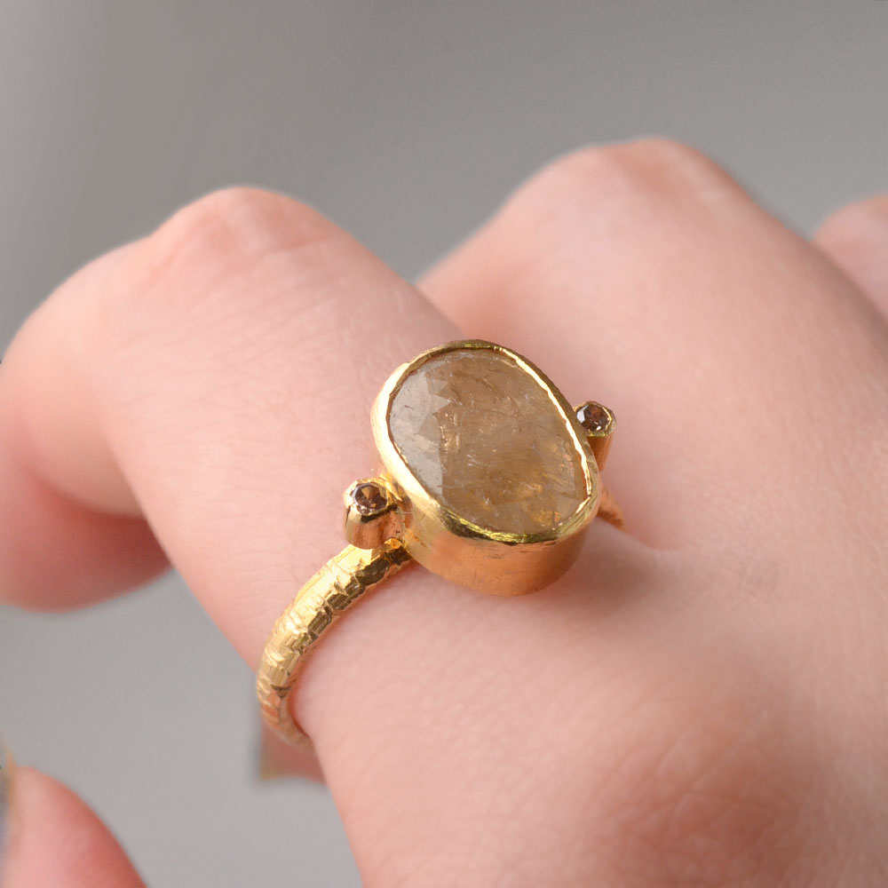 SV925 ベージュカラーサファイア ダイヤ(0.045ct)リング