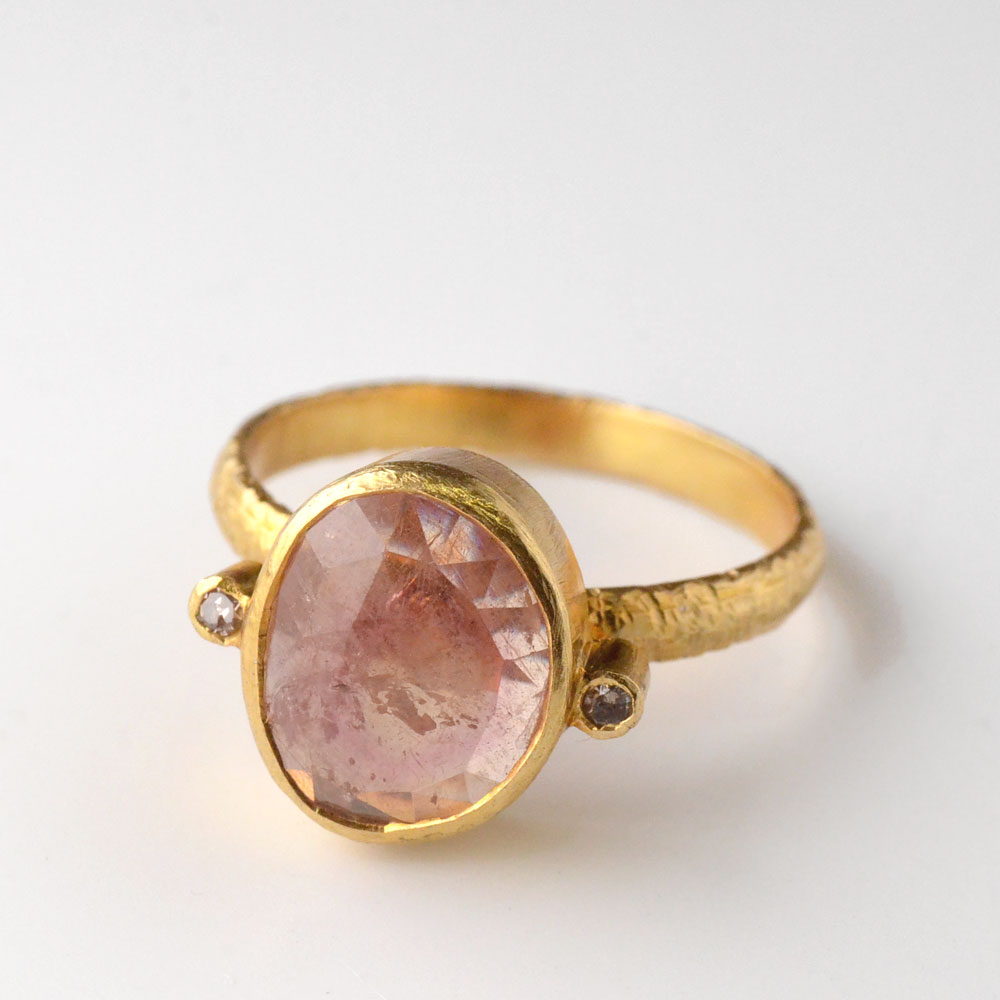 SV925 ピンクベージュカラーサファイア ダイヤ(0.045ct)リング