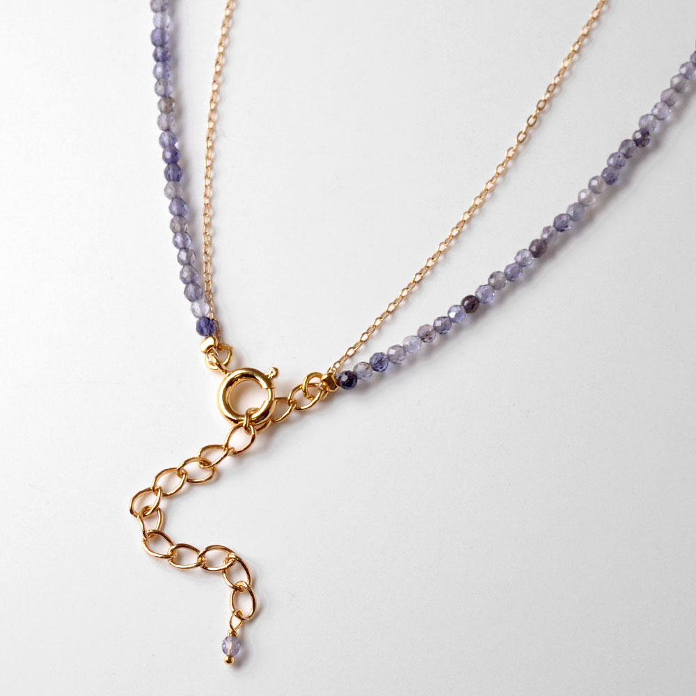 約2mmの細いカットの天然石とキュービックジルコニア フルーツチャーム付 2連ネックレス