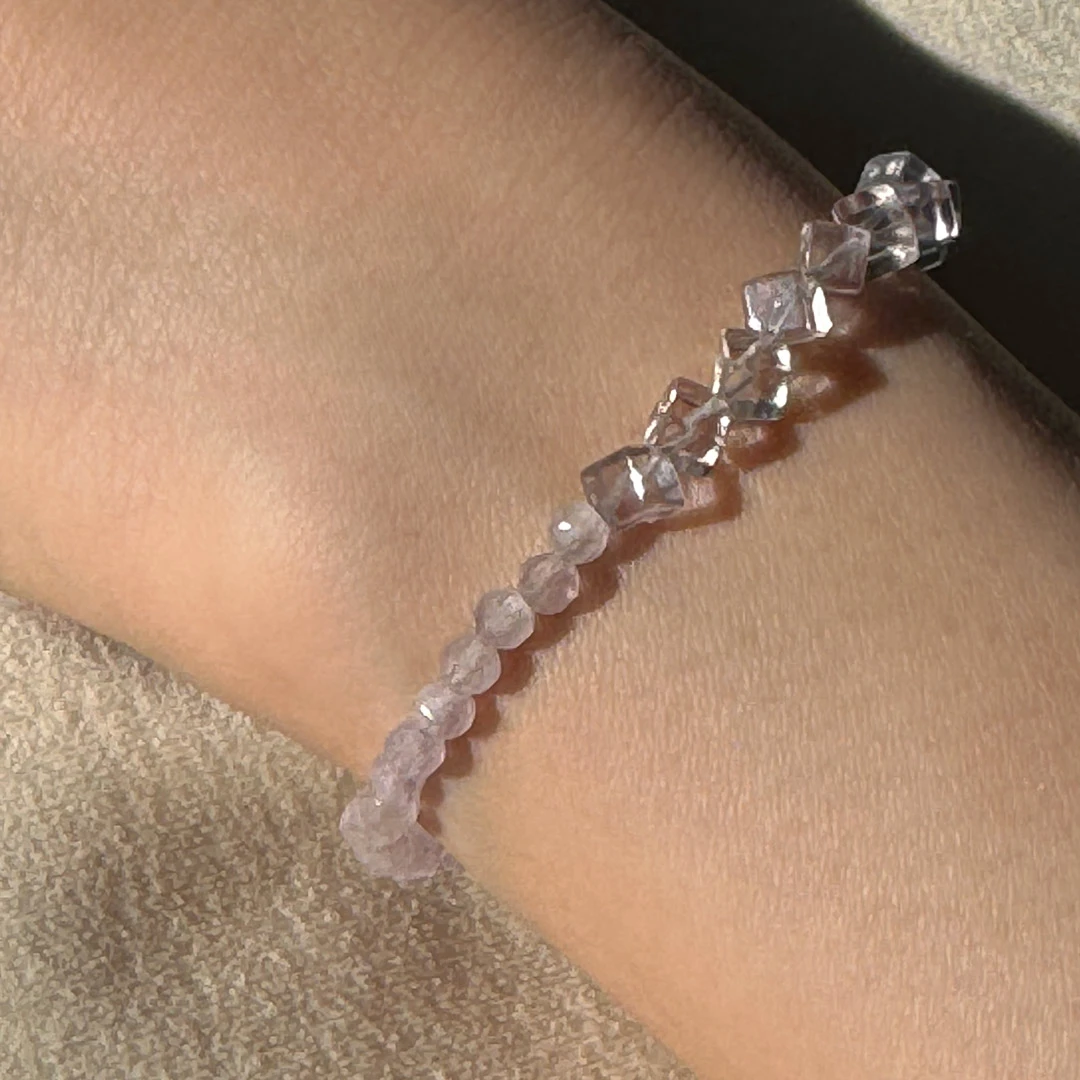 カラーで選ぶコードブレスレット（紫）フローライト×ラベンダーアメシスト【Fortune Stone Table】