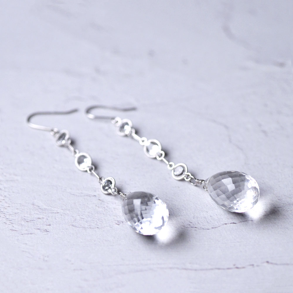 K18WG ホワイトトパーズ 水晶 ピアス