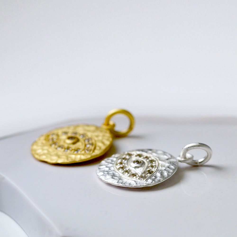 シルバー925 キュービックジルコニア eyeペンダントトップ