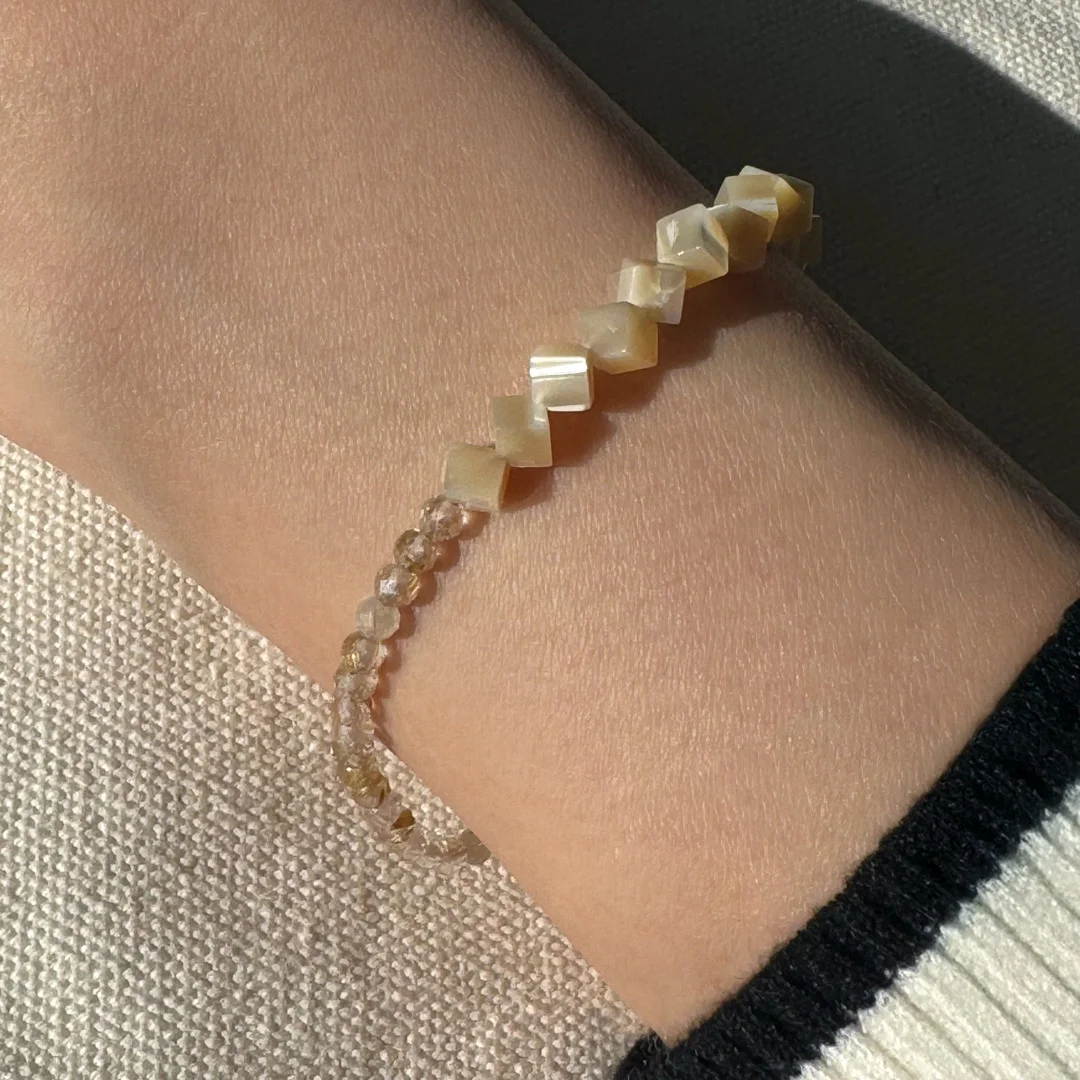 カラーで選ぶコードブレスレット(ベージュ)茶蝶貝×ルチルクォーツ【Fortune Stone Table】