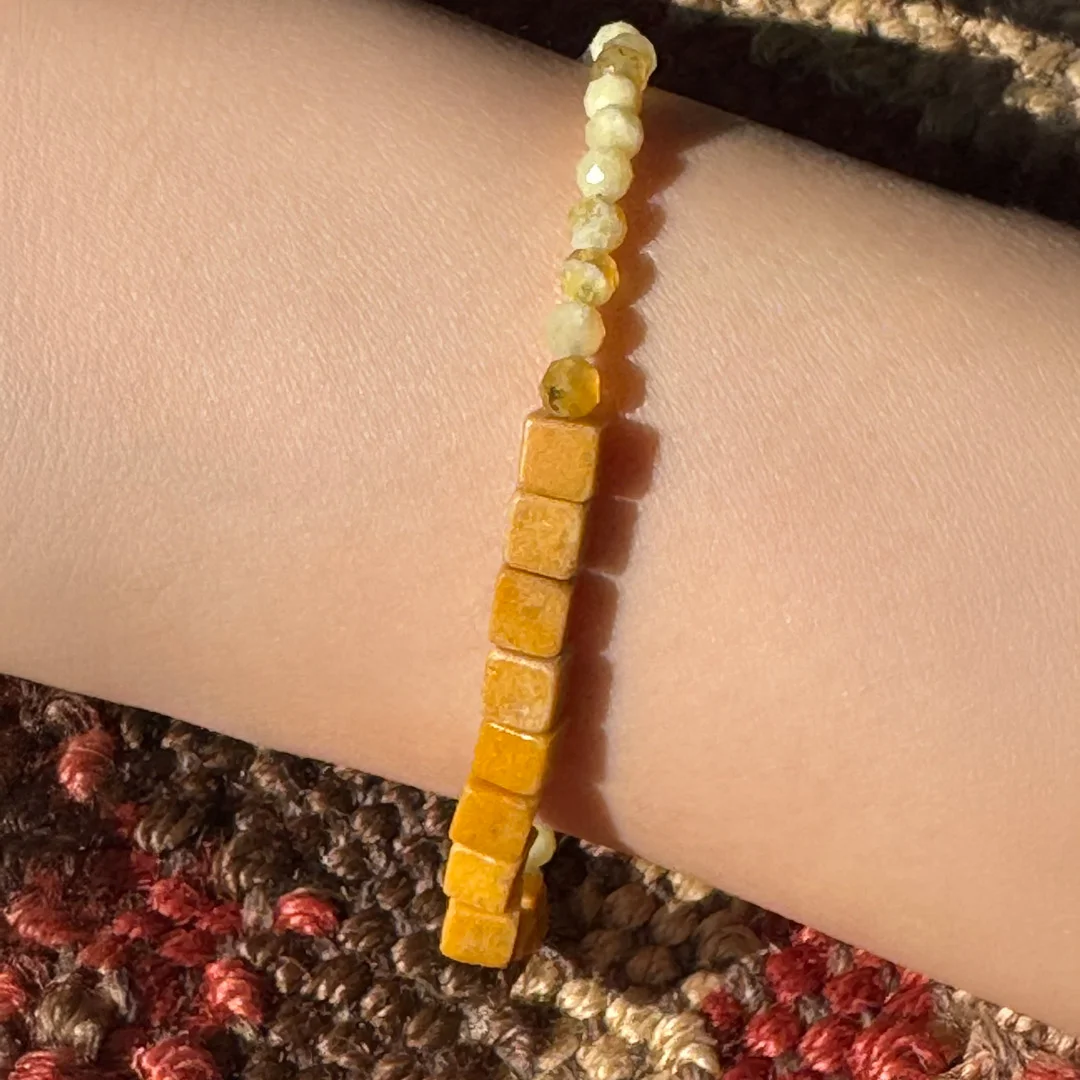 カラーで選ぶコードブレスレット（黄）イエロージェイド×イエローオパール【Fortune Stone Table】