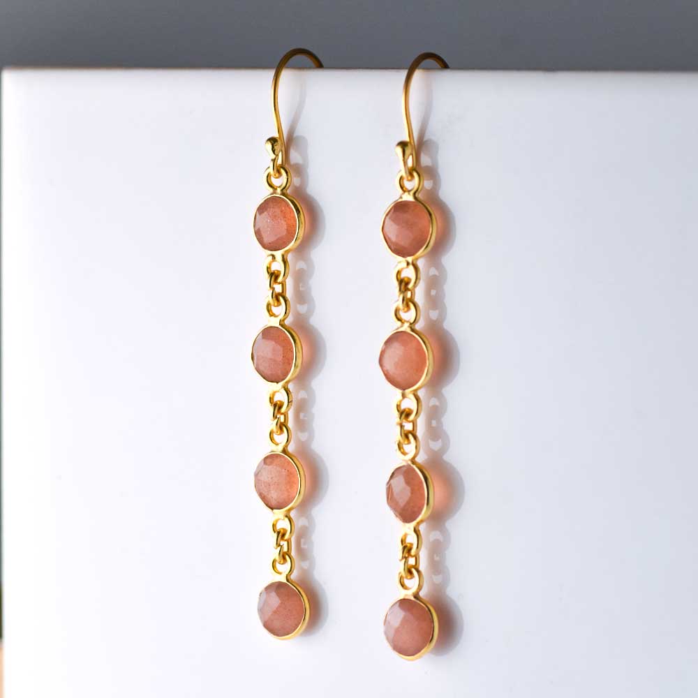 SVストーンベゼルイヤリング･ピアス　ピーチムーンストーン　【Fortune Stone Table】