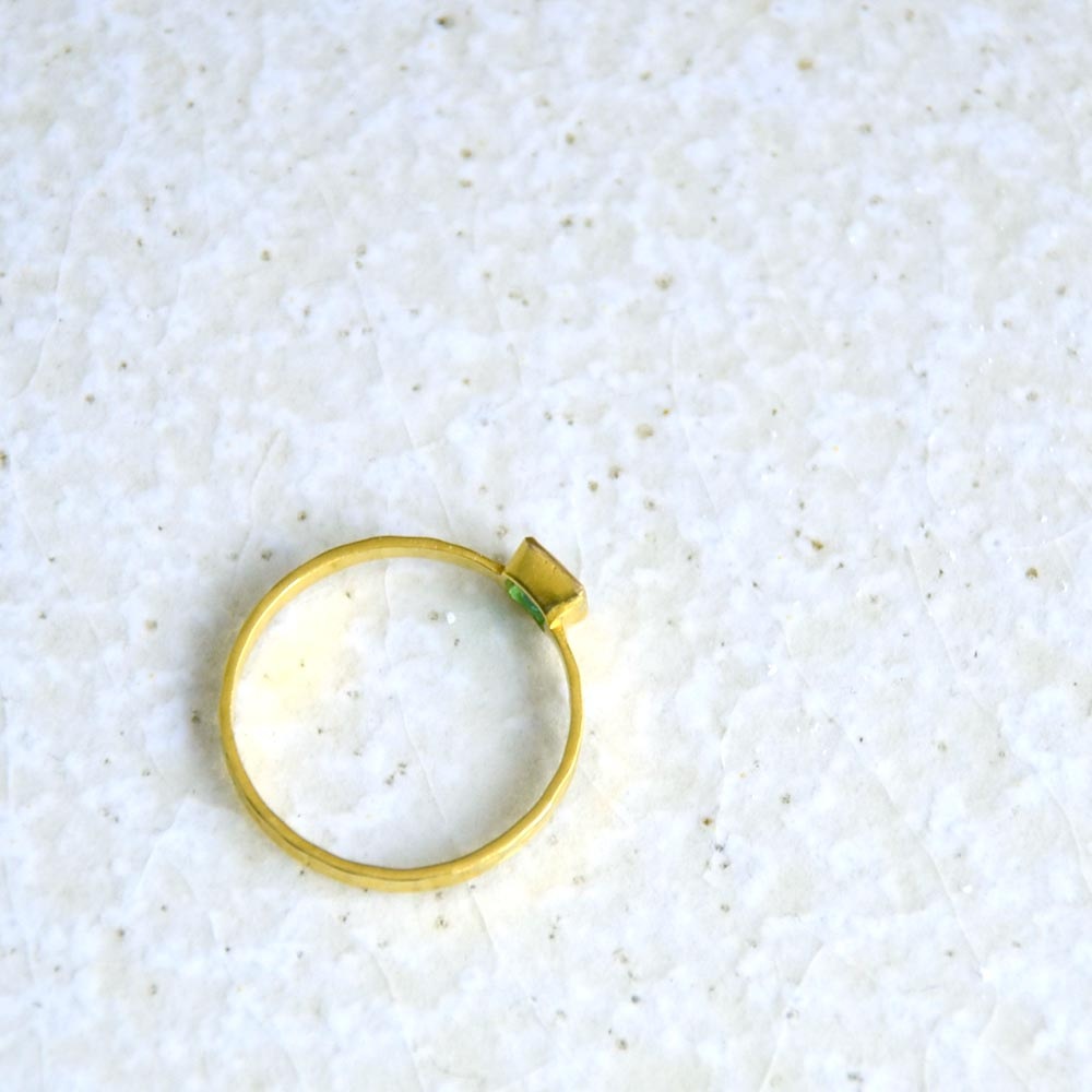 K18 エメラルド スクエア リング