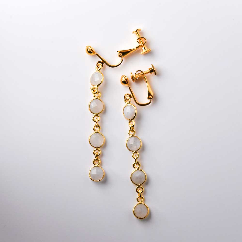 SVストーンベゼルイヤリング・ピアス レインボームーンストーン 【Fortune Stone Table】