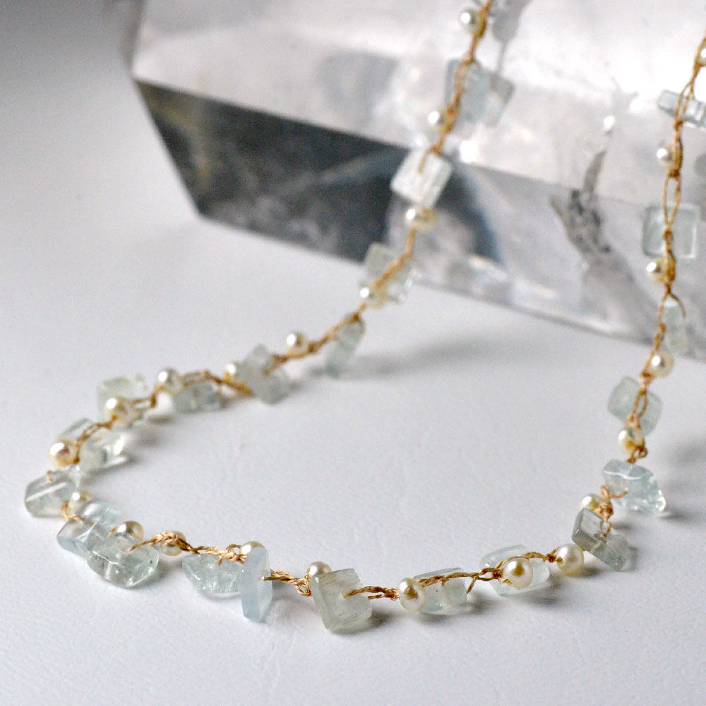 アクアマリン・淡水パールハンドニットショートネックレス