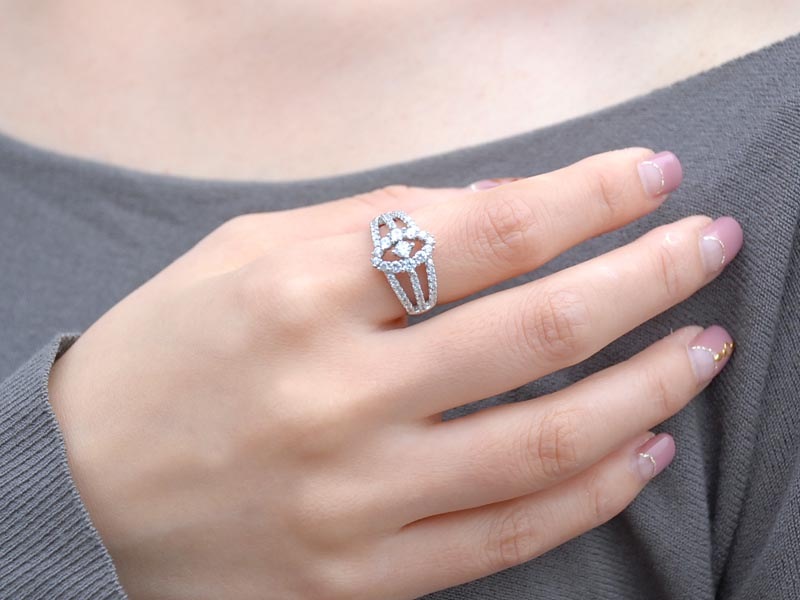 SV925 キュービックジルコニア オーバル 透かし リング(シルバーカラー)