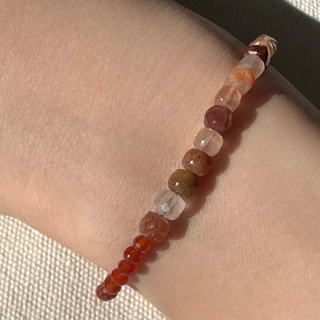 カラーで選ぶコードブレスレット(赤)レッドルチルクォーツ×レッドアゲイト【Fortune Stone Table】