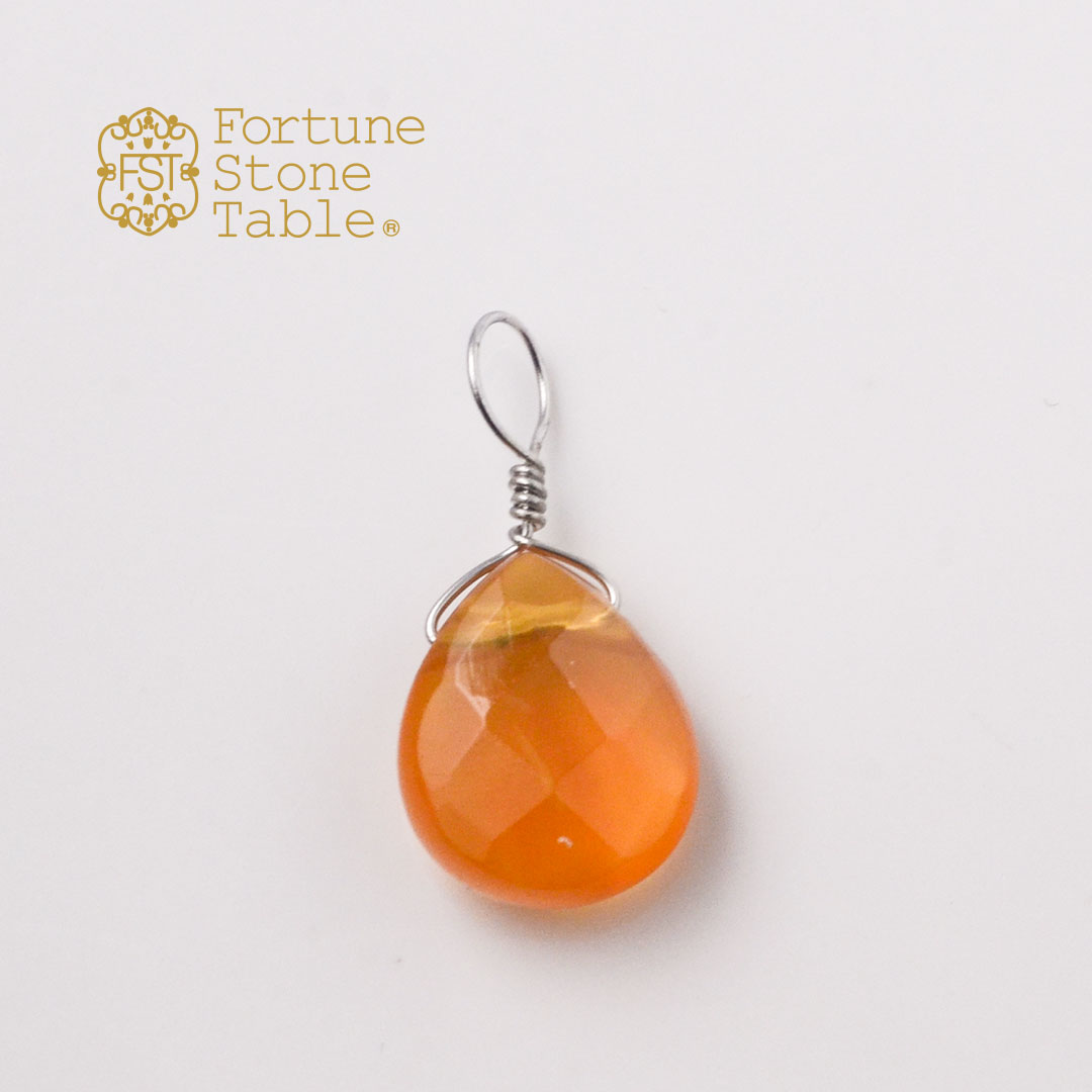 カラーで選ぶチャーム　カーネリアン【Fortune Stone Table】