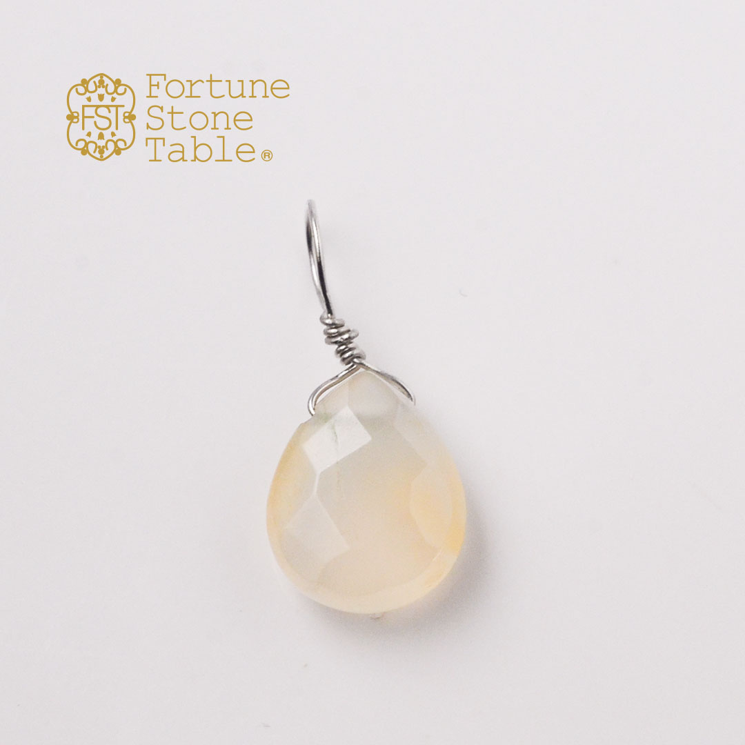 カラーで選ぶチャーム　カーネリアン【Fortune Stone Table】