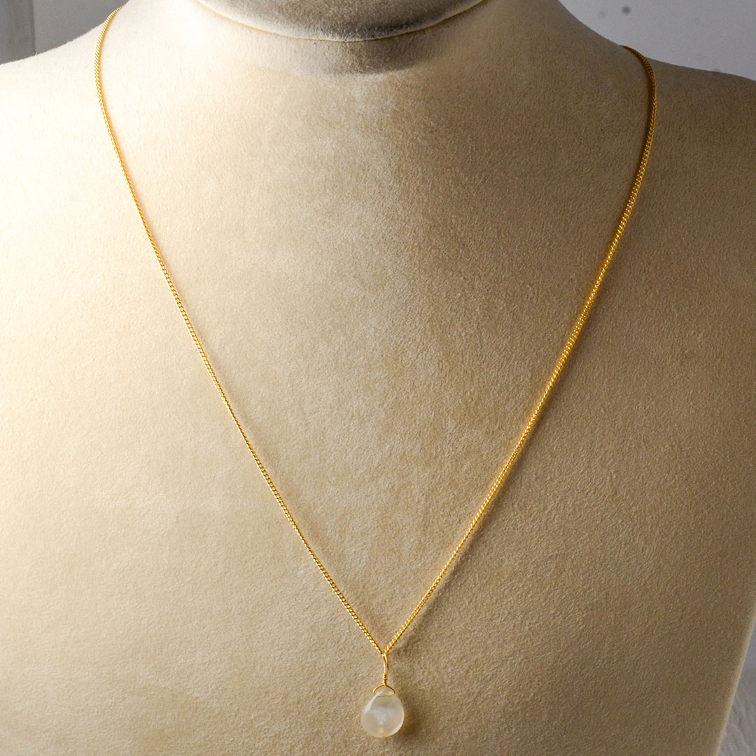 カラーで選ぶチャーム　カーネリアン【Fortune Stone Table】