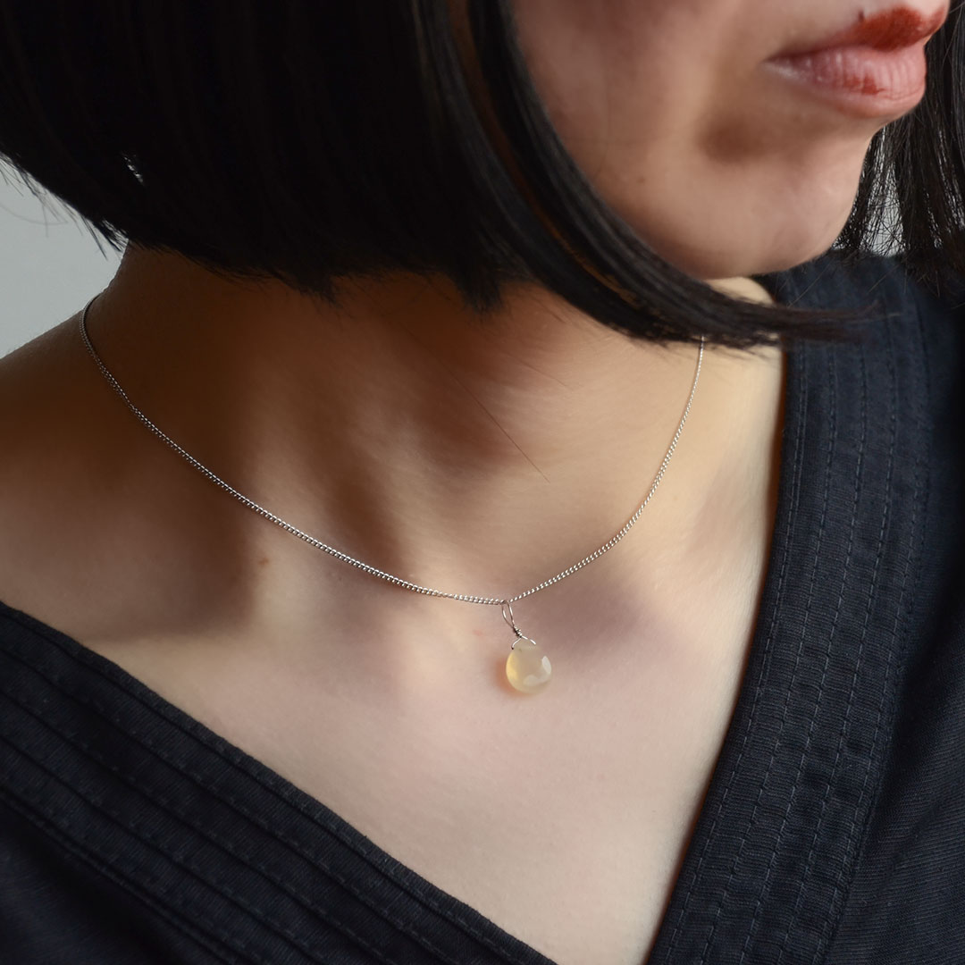 カラーで選ぶチャーム　カーネリアン【Fortune Stone Table】