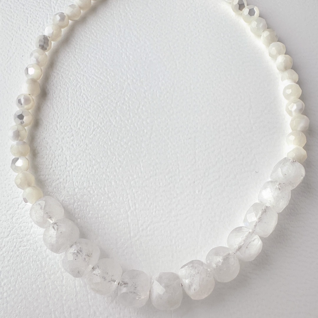 カラーで選ぶコードブレスレット(白)レインボームーンストーン×白蝶貝【Fortune Stone Table】