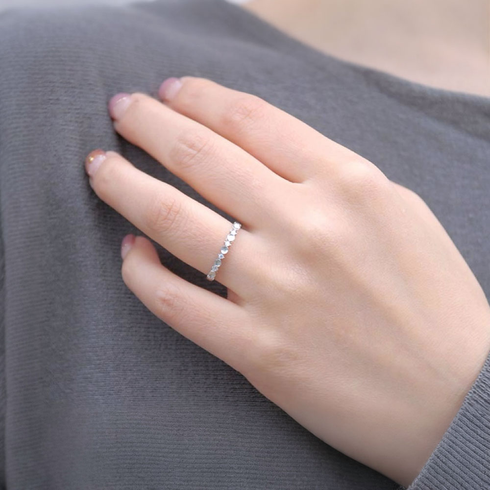 シルバー925 キュービックジルコニア 細身ラウンドリング(シルバーカラー)