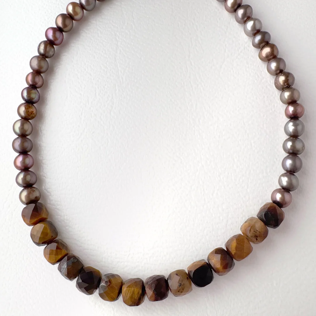 カラーで選ぶコードブレスレット（茶）タイガーアイ×淡水パール・ブラウン【Fortune Stone Table】