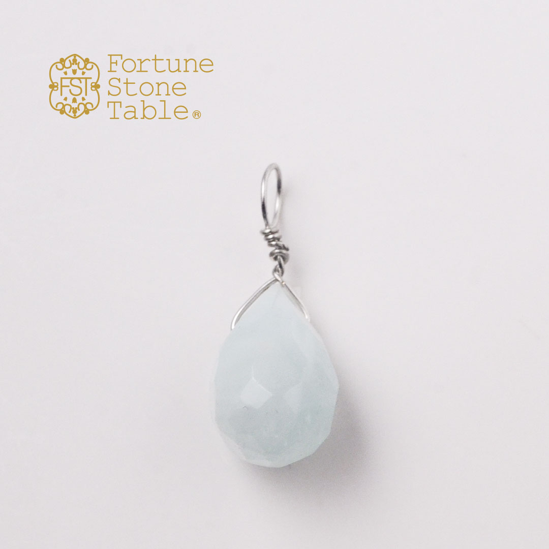 カラーで選ぶチャーム　ミルキーアクアマリン（ドロップ）【Fortune Stone Table】