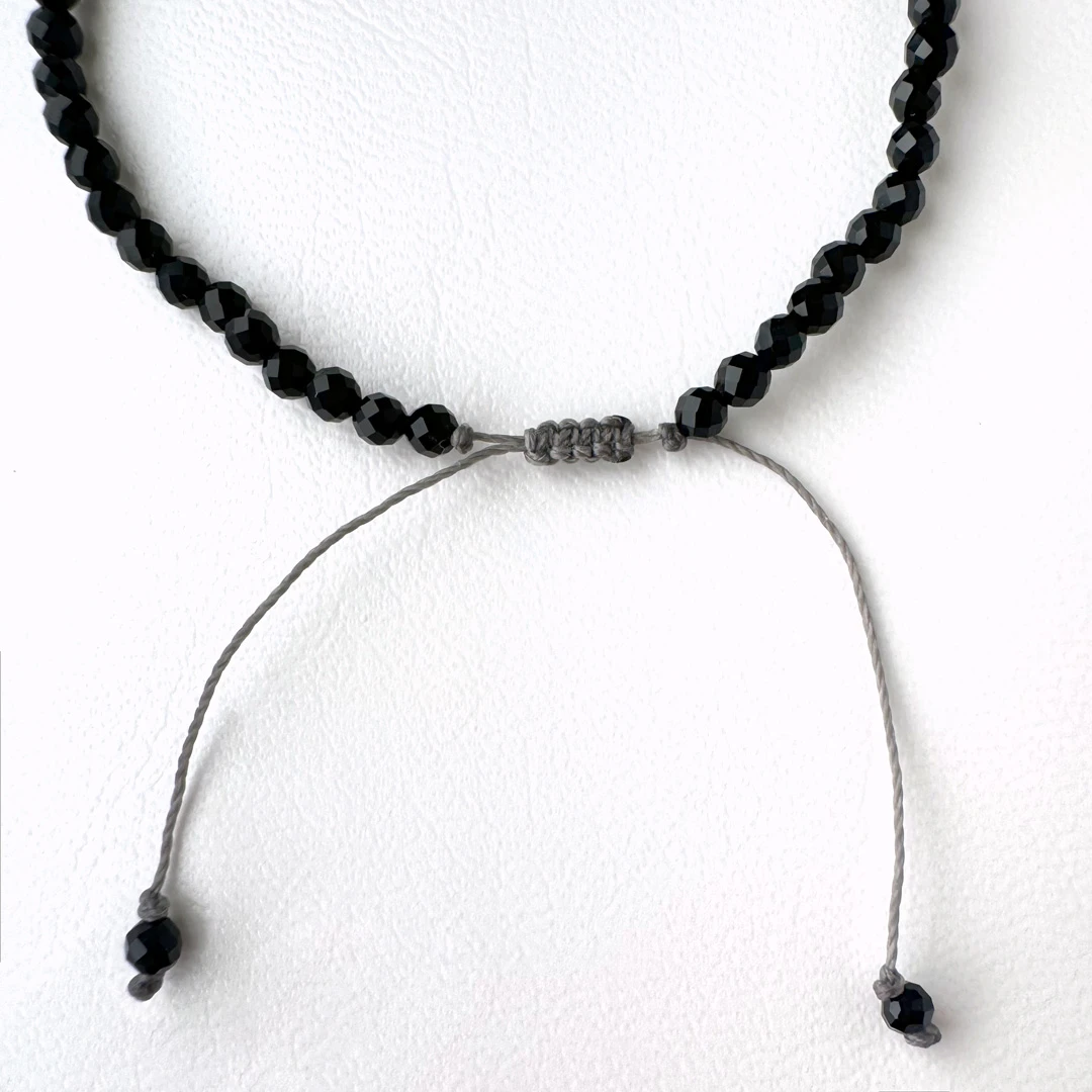 カラーで選ぶコードブレスレット（黒）ブラックスピネル×オニキス【Fortune Stone Table】