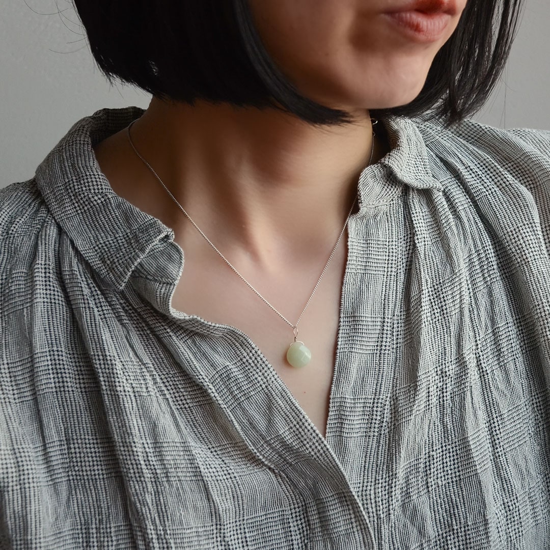 カラーで選ぶチャーム ニュージェイド・マロン【Fortune Stone Table】