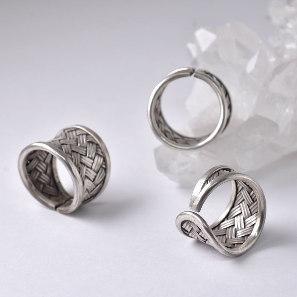 シルバー925 ハンドメイド トリプルリボン編みこみリング
