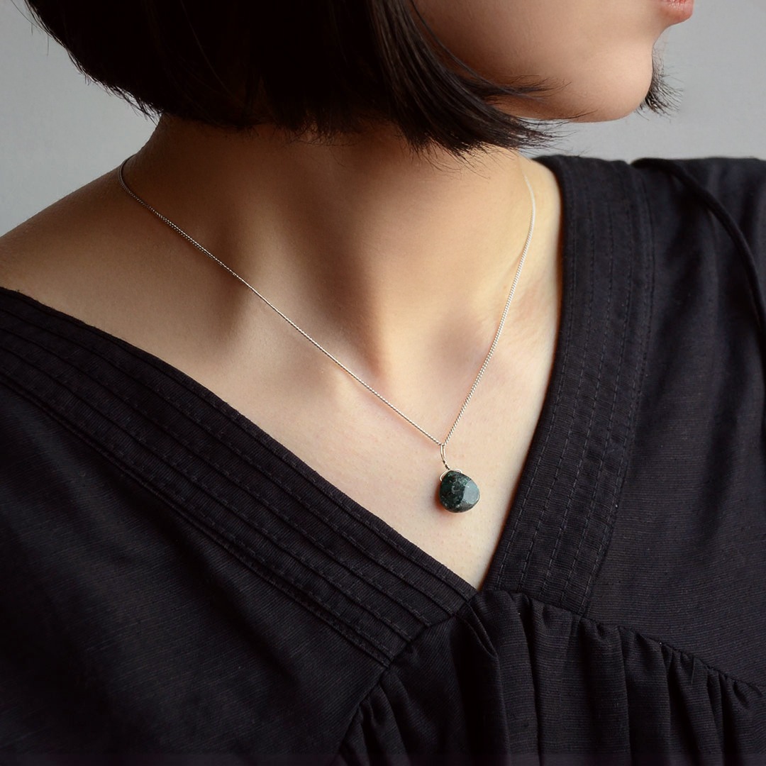 カラーで選ぶチャーム　クリソコラ【Fortune Stone Table】