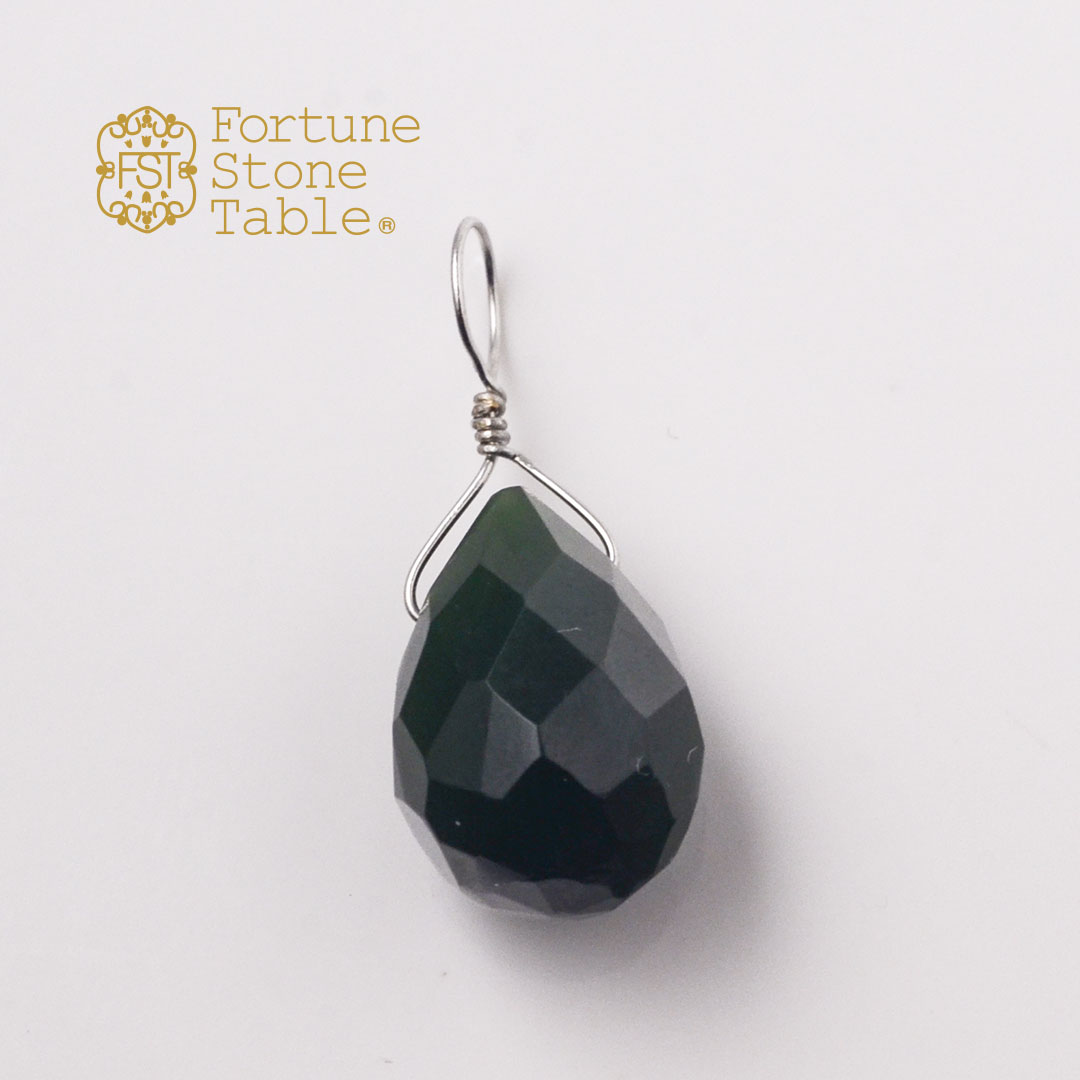 カラーで選ぶチャーム　カナダジェイド【Fortune Stone Table】