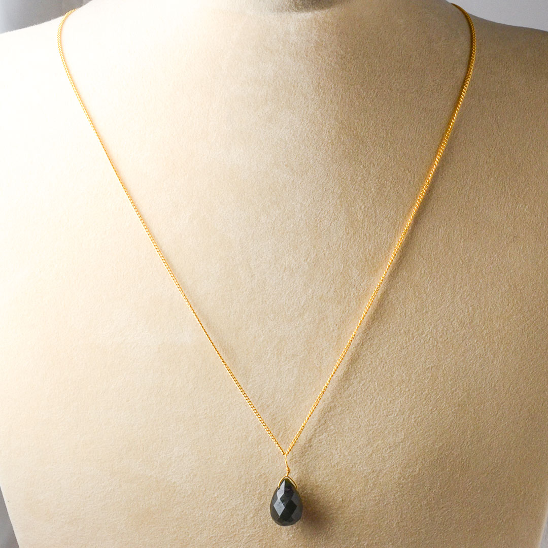 カラーで選ぶチャーム　カナダジェイド【Fortune Stone Table】