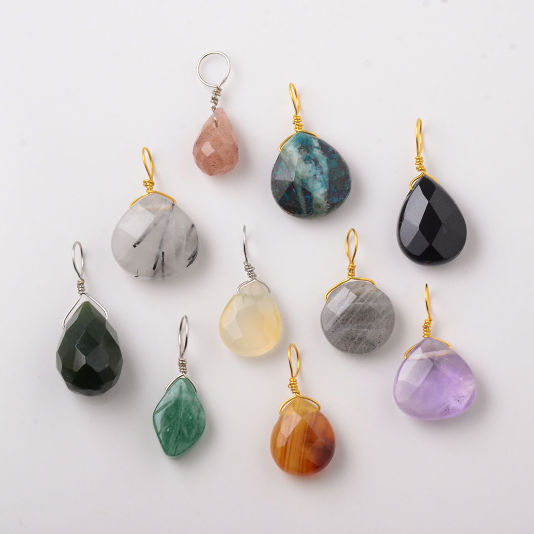 カラーで選ぶチャーム　カナダジェイド【Fortune Stone Table】