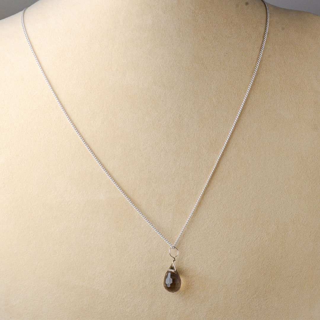 カラーで選ぶチャーム　スモーキークォーツ･ドロップ【Fortune Stone Table】