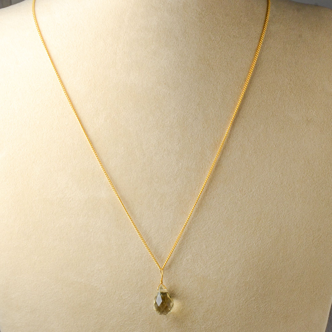 カラーで選ぶチャーム　レモンクォーツ【Fortune Stone Table】