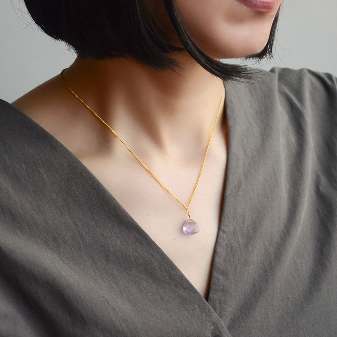 カラーで選ぶチャーム　アメシスト【Fortune Stone Table】