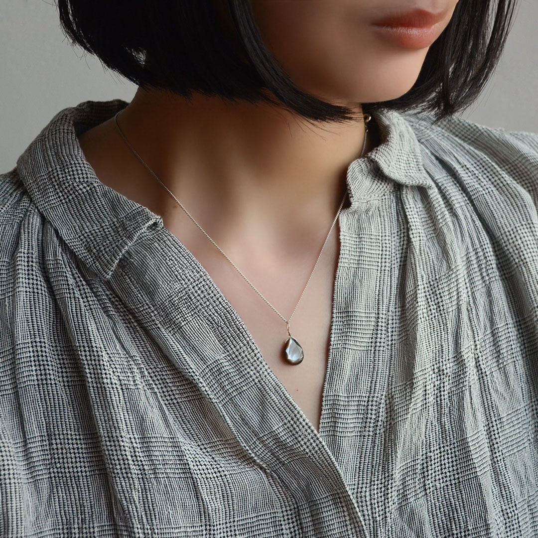 カラーで選ぶチャーム ブラックシェル【Fortune Stone Table】