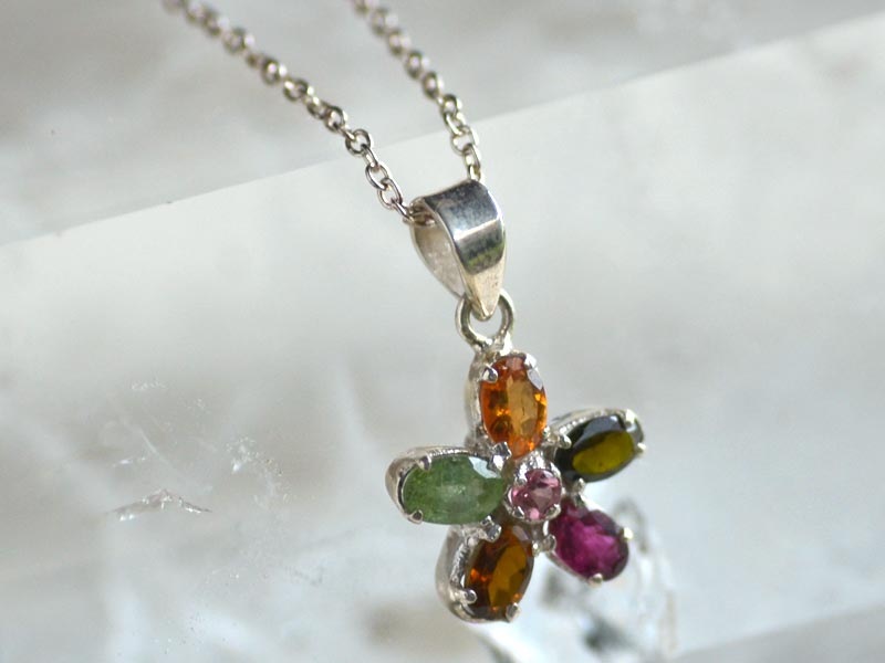 SV925 トルマリン フラワーモチーフ チャーム