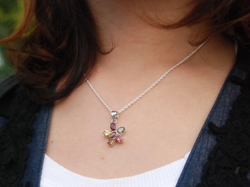 SV925 トルマリン フラワーモチーフ チャーム