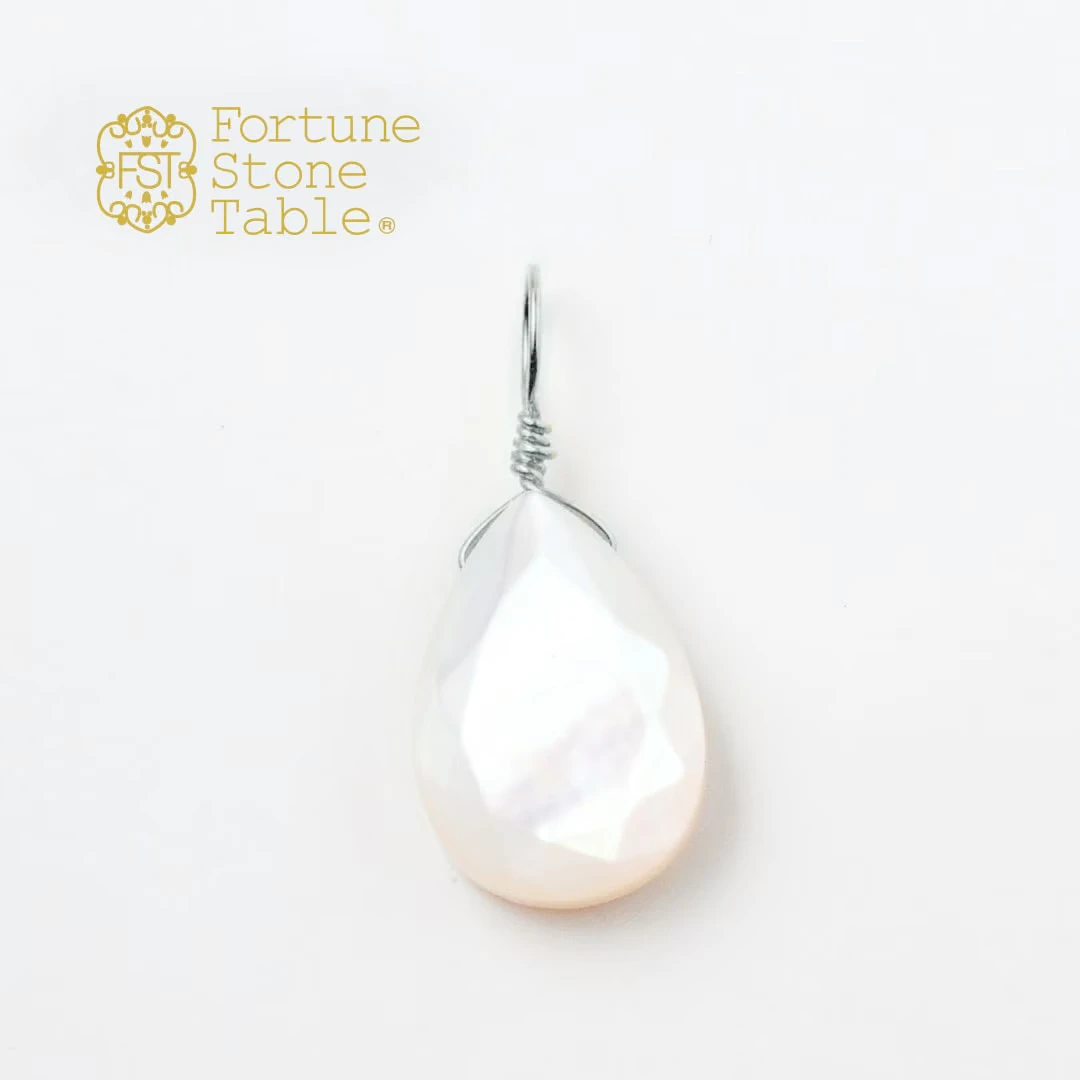 カラーで選ぶチャーム　ホワイトシェル【Fortune Stone Table】