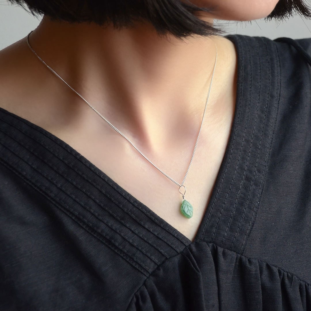 カラーで選ぶチャーム アベンチュリン・リーフ【Fortune Stone Table】