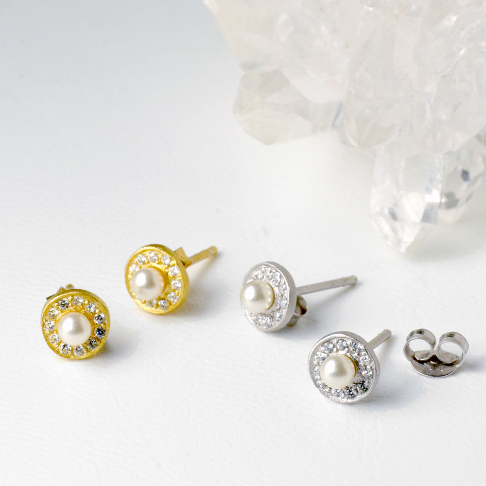 サテンシルバー キュービックジルコニア 淡水パール ピアス