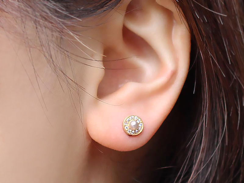 サテンシルバー キュービックジルコニア 淡水パール ピアス