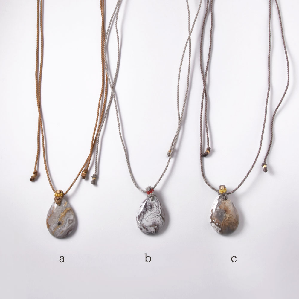 クレイジーレースアゲイト マクラメ編みネックレス