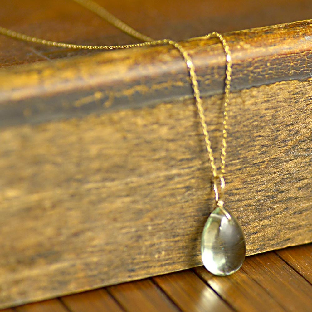 K10 グリーンクォーツ フラットドロップカットチャーム