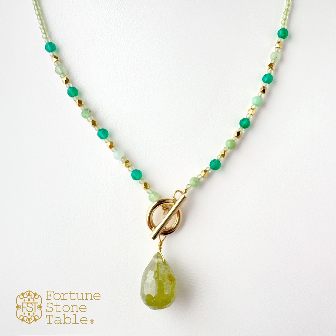 カラーで選ぶペンダントネックレス（緑）グリーンガーネット【Fortune Stone Table】