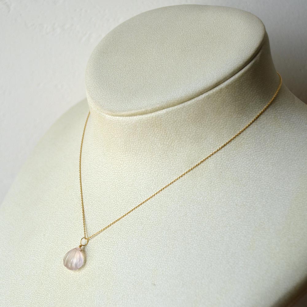 K18 ローズクォーツ ほたてモチーフチャーム(Ｍ)