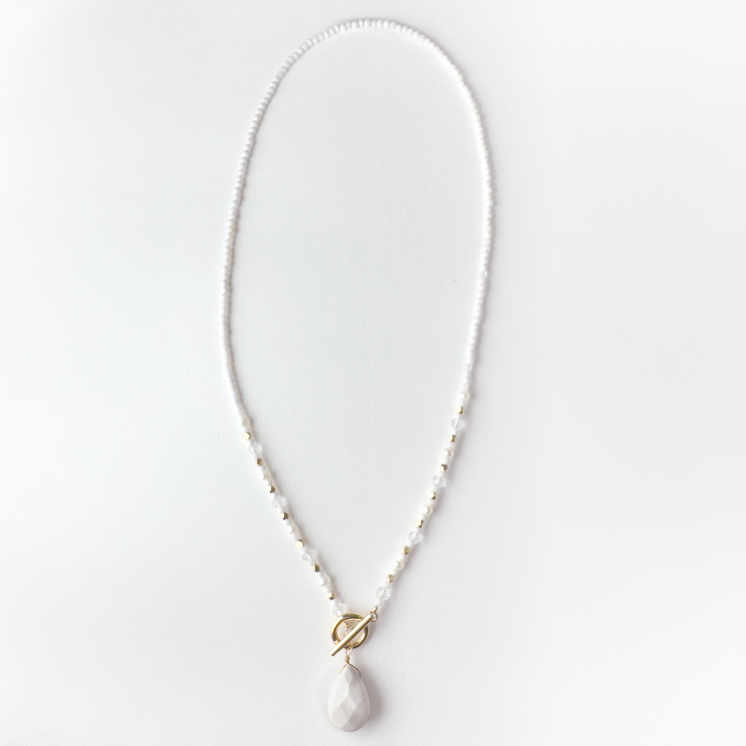 カラーで選ぶペンダントネックレス（白）ホワイトアゲイト【Fortune Stone Table】 