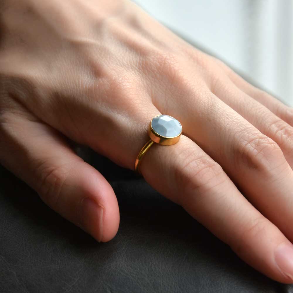 SVストーンベゼルリング ブルーオパール【Fortune Stone Table】