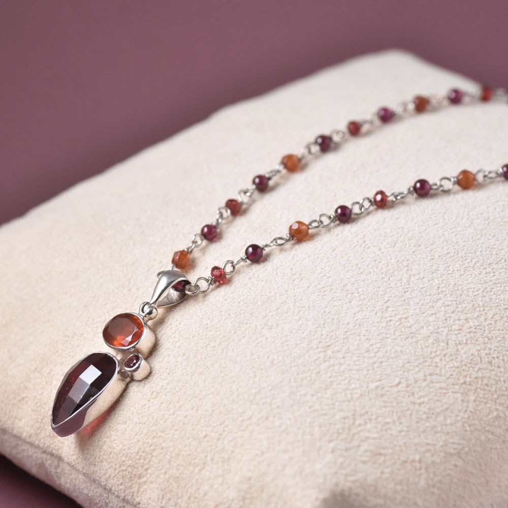 ガーネット ヘソナイトガーネット ペンダントネックレス